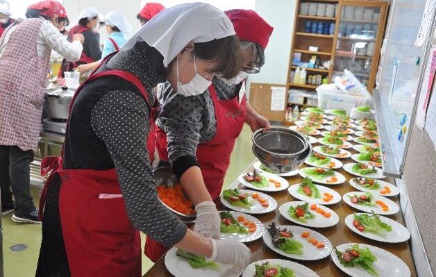 馬宮社協ボランティア　会食準備